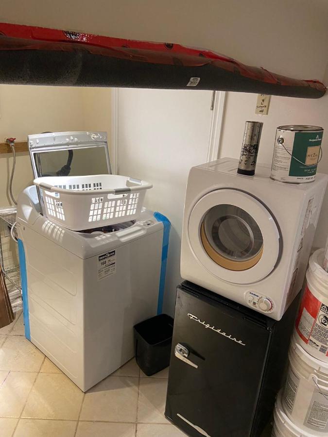 Budget Quad Room With En Suite Bathroom 36B تورونتو المظهر الخارجي الصورة