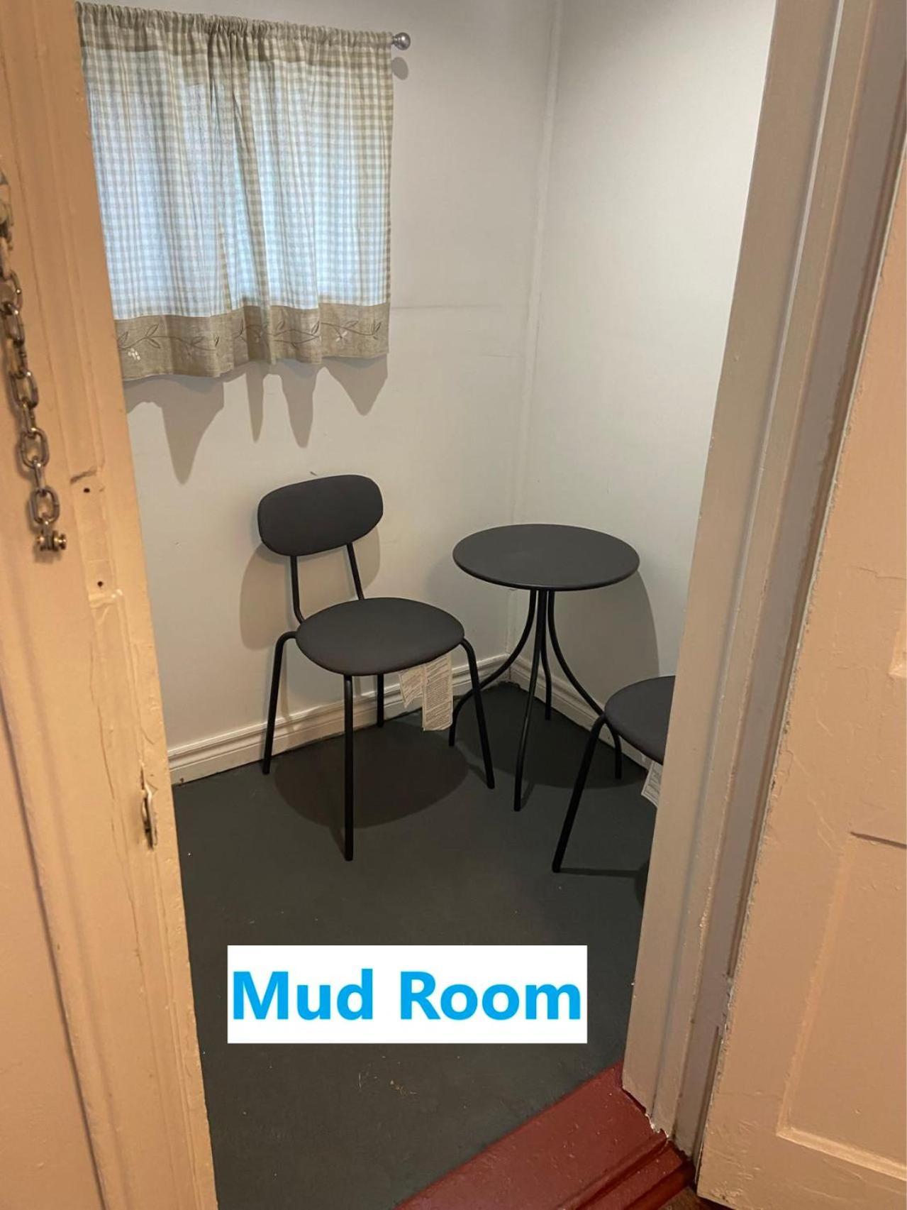 Budget Quad Room With En Suite Bathroom 36B تورونتو المظهر الخارجي الصورة